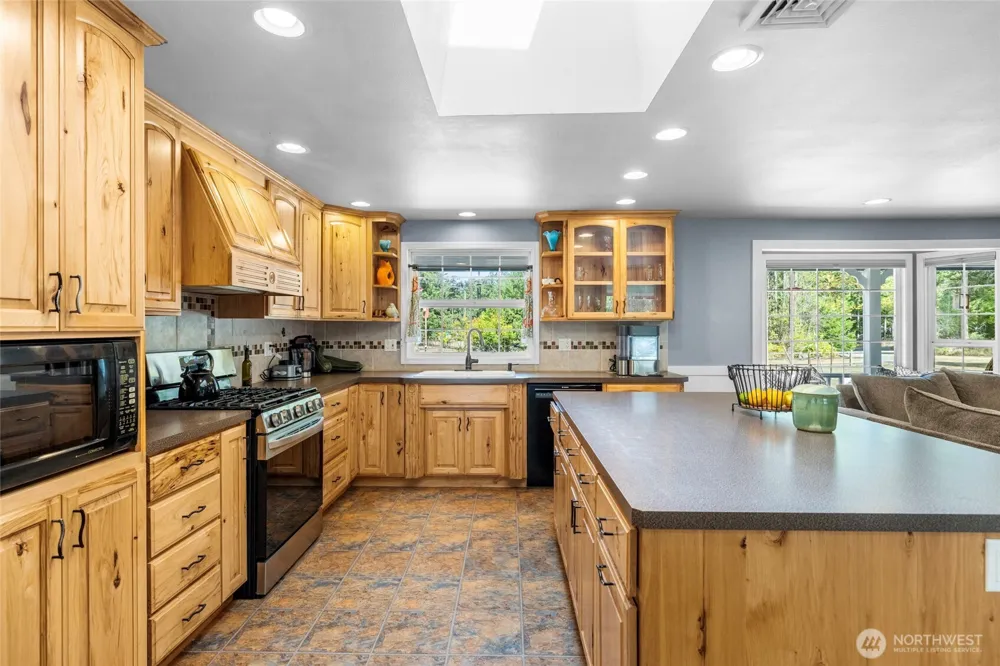1866 Wellington Drive Oak Harbor, WA 98277