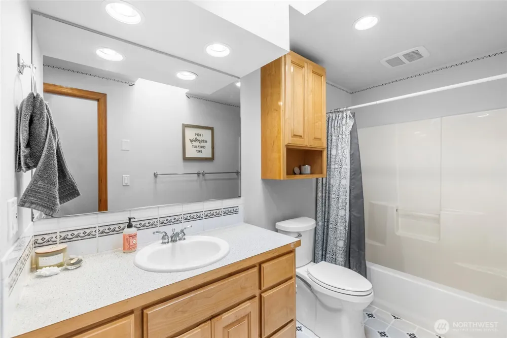 1866 Wellington Drive Oak Harbor, WA 98277