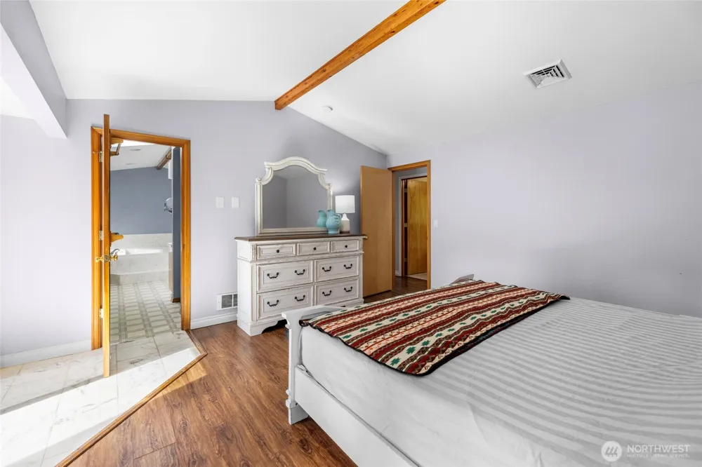 1866 Wellington Drive Oak Harbor, WA 98277