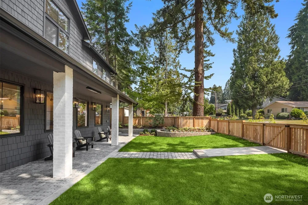 12416 NE 72nd Street Kirkland, WA 98033