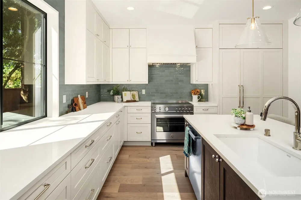 12416 NE 72nd Street Kirkland, WA 98033