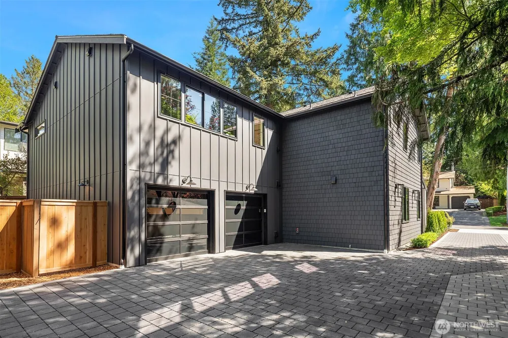 12416 NE 72nd Street Kirkland, WA 98033