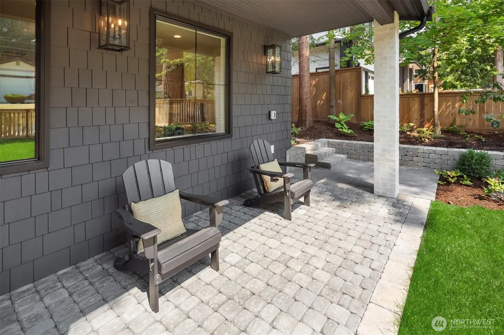 12416 NE 72nd Street Kirkland, WA 98033