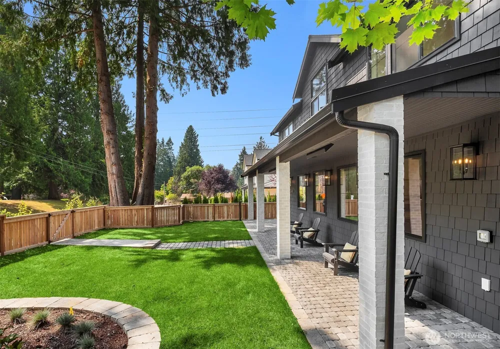 12416 NE 72nd Street Kirkland, WA 98033