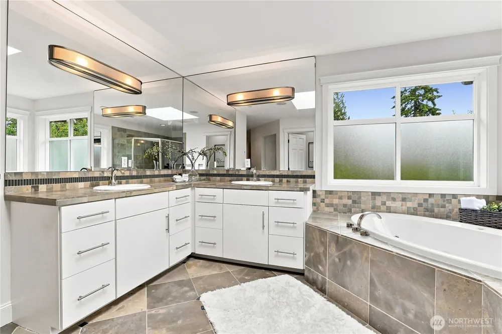 1020 5th Street Kirkland, WA 98033