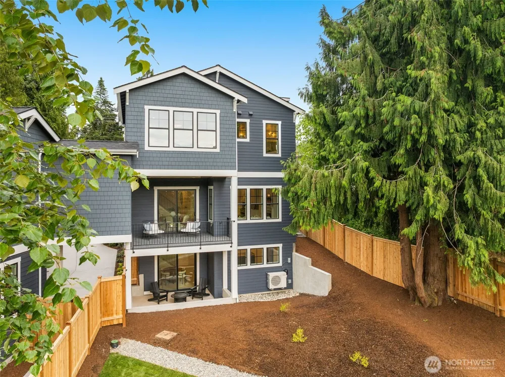4515 150th Avenue SE Bellevue, WA 98006