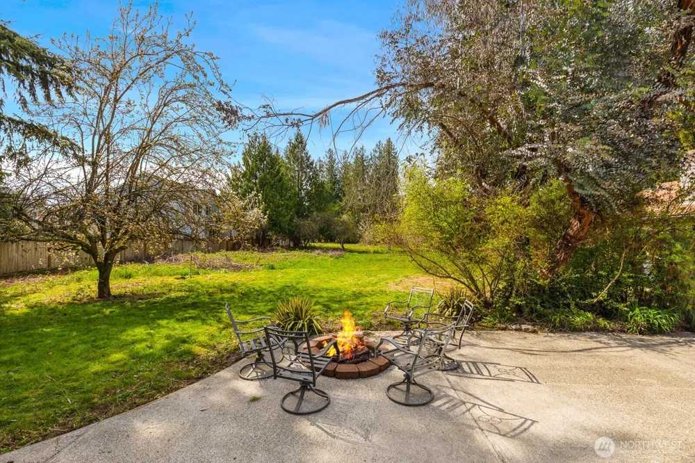 11122 Angeline Road E Bonney Lake, WA 98391