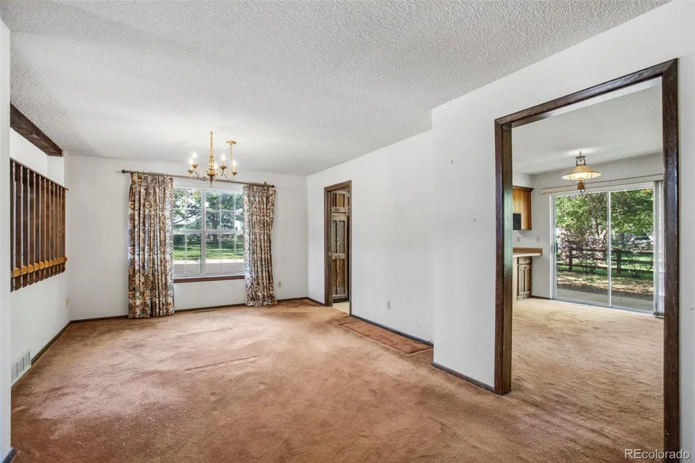2439 W Kettle Circle Littleton, CO 80120