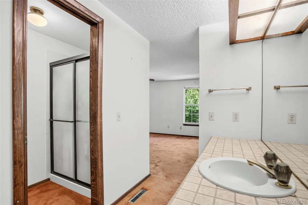 2439 W Kettle Circle Littleton, CO 80120