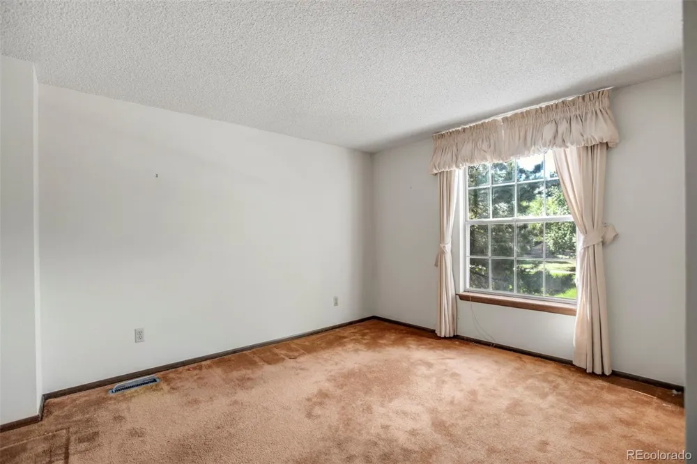 2439 W Kettle Circle Littleton, CO 80120
