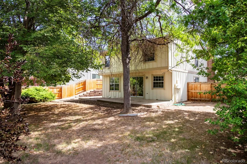 2439 W Kettle Circle Littleton, CO 80120