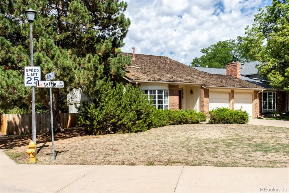 2439 W Kettle Circle Littleton, CO 80120