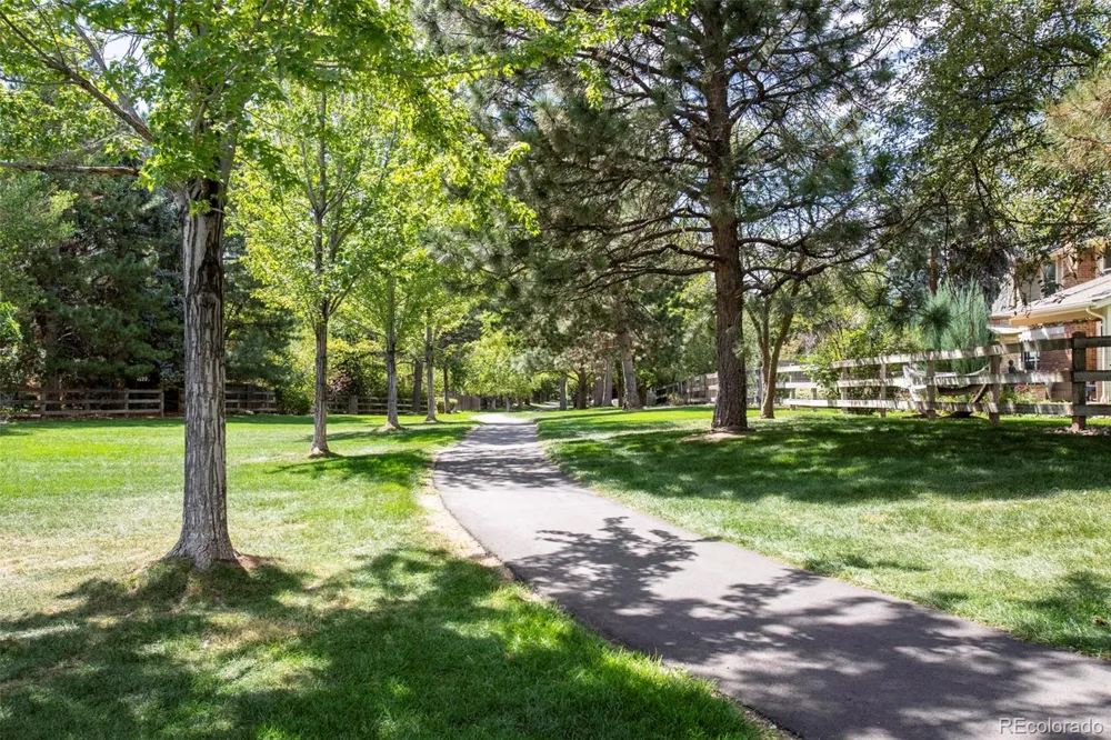 2439 W Kettle Circle Littleton, CO 80120