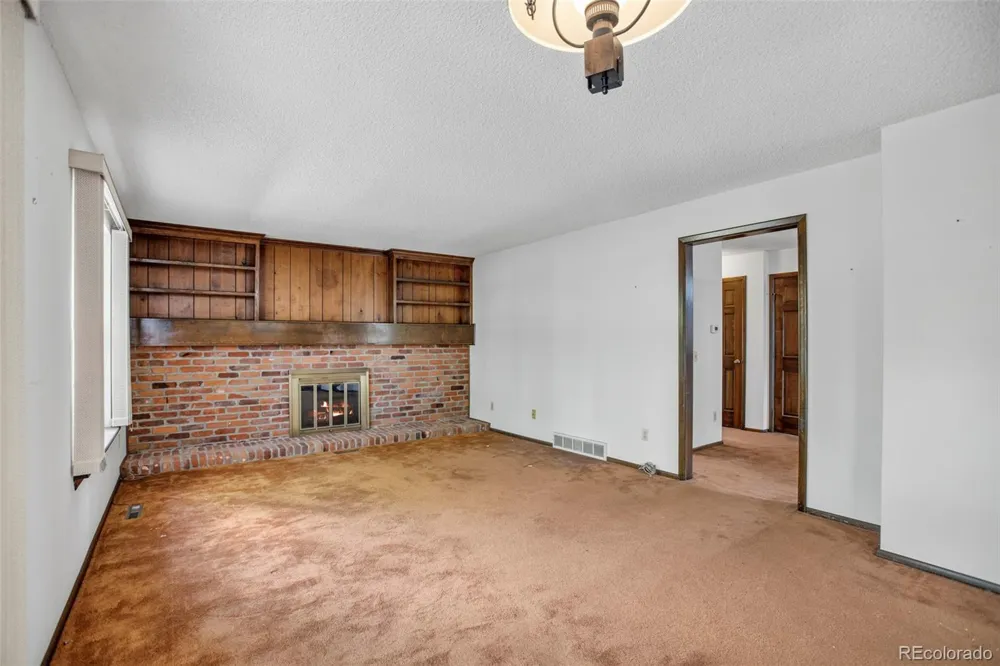 2439 W Kettle Circle Littleton, CO 80120