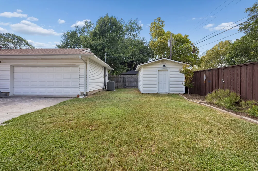 10619 Longmeadow Drive Dallas, TX 75238