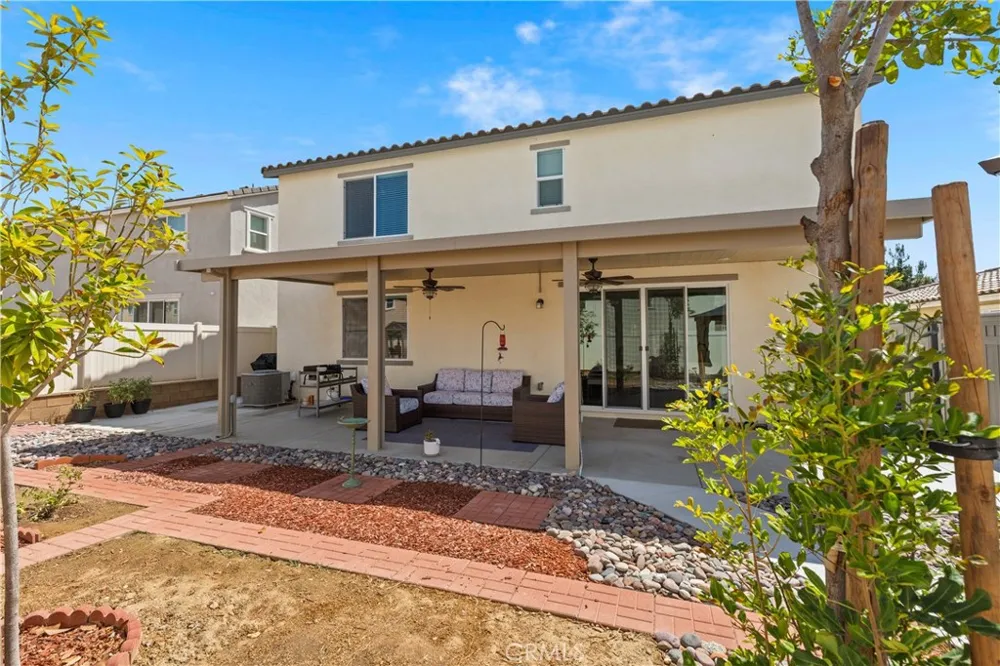 214 Knotgrass Street Hemet, CA 92543