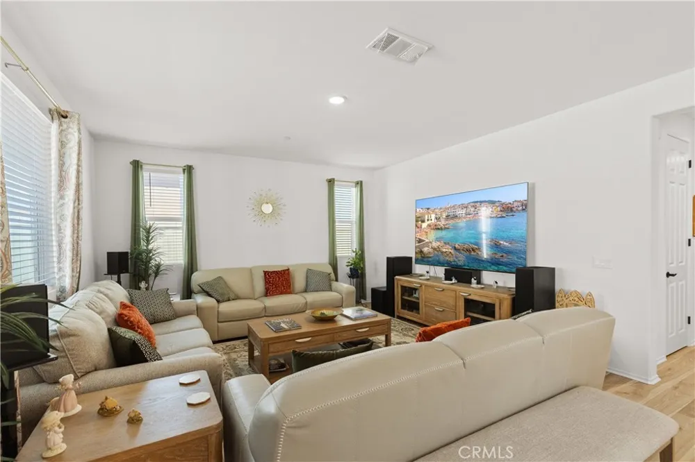 214 Knotgrass Street Hemet, CA 92543