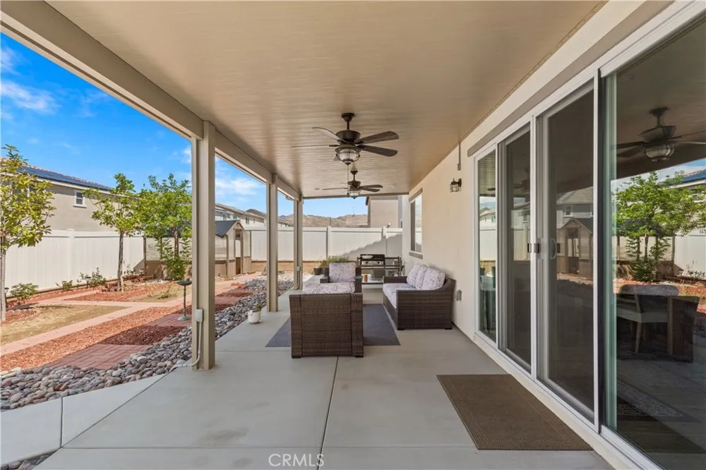 214 Knotgrass Street Hemet, CA 92543