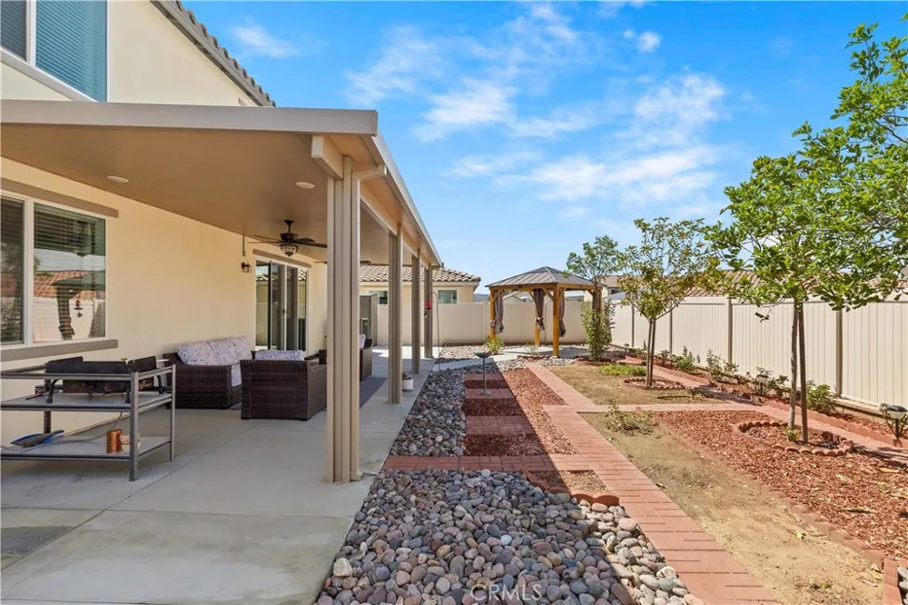 214 Knotgrass Street Hemet, CA 92543