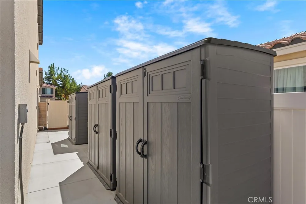 214 Knotgrass Street Hemet, CA 92543