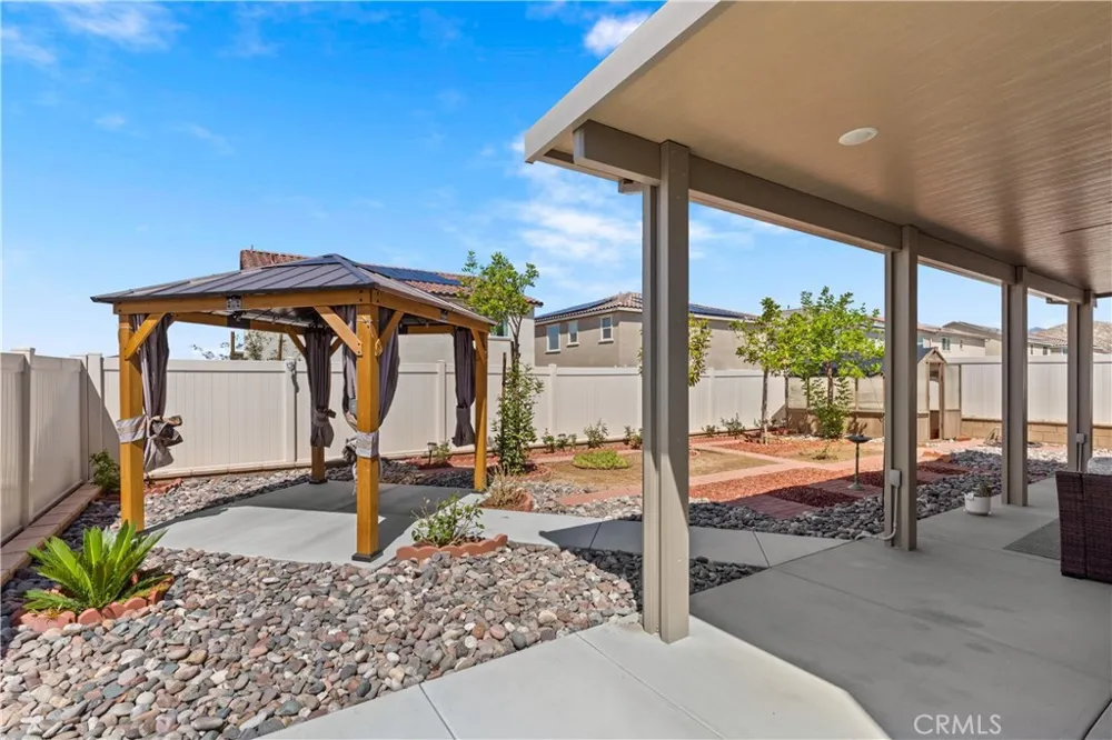214 Knotgrass Street Hemet, CA 92543
