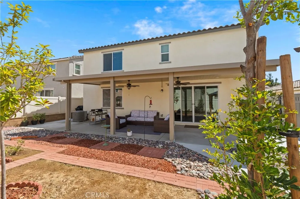 214 Knotgrass Street Hemet, CA 92543