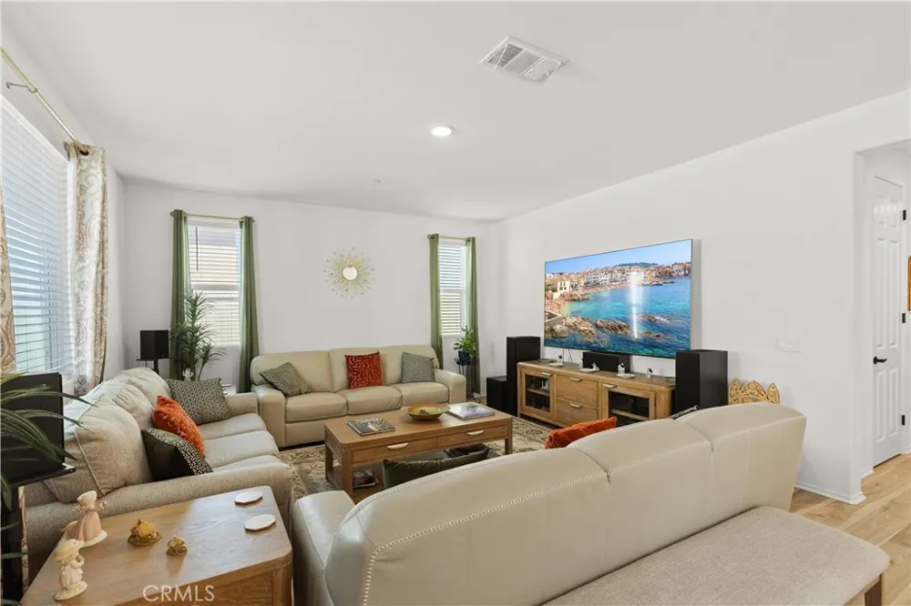 214 Knotgrass Street Hemet, CA 92543