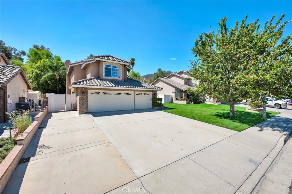 13105 Fescue Court Corona, CA 92883