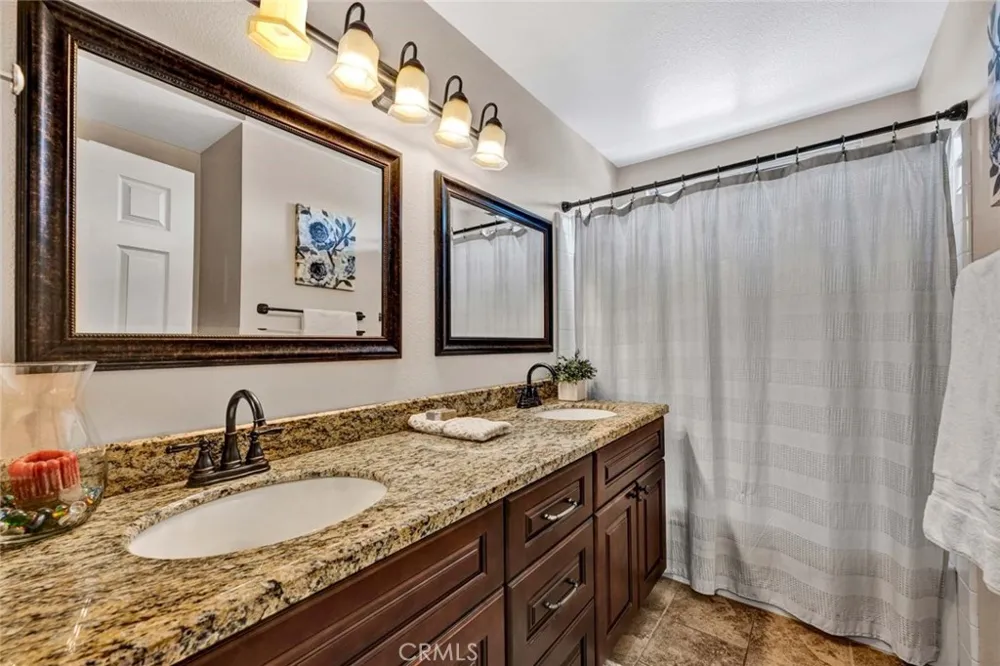 13105 Fescue Court Corona, CA 92883