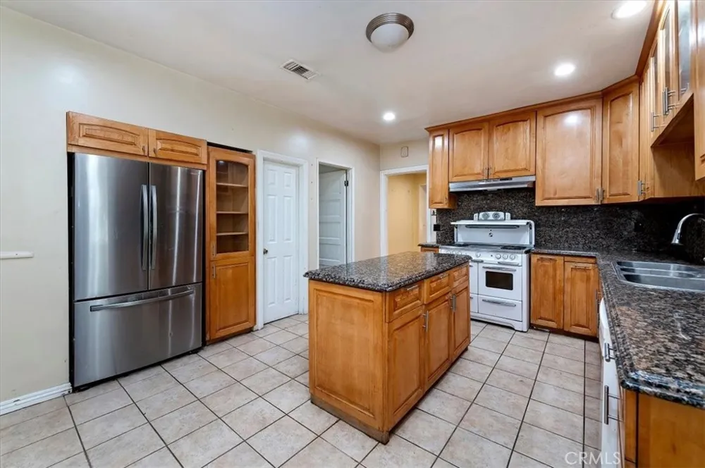 190 E Arrow Claremont, CA 91711