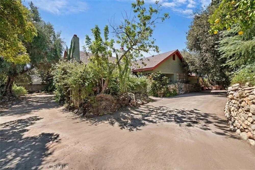 190 E Arrow Claremont, CA 91711