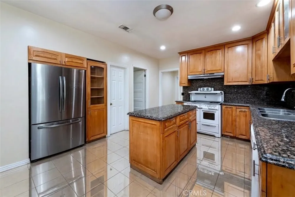 190 E Arrow Claremont, CA 91711