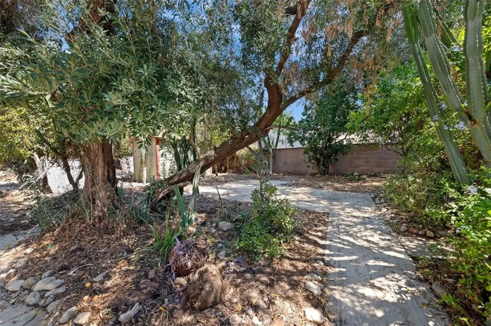 190 E Arrow Claremont, CA 91711