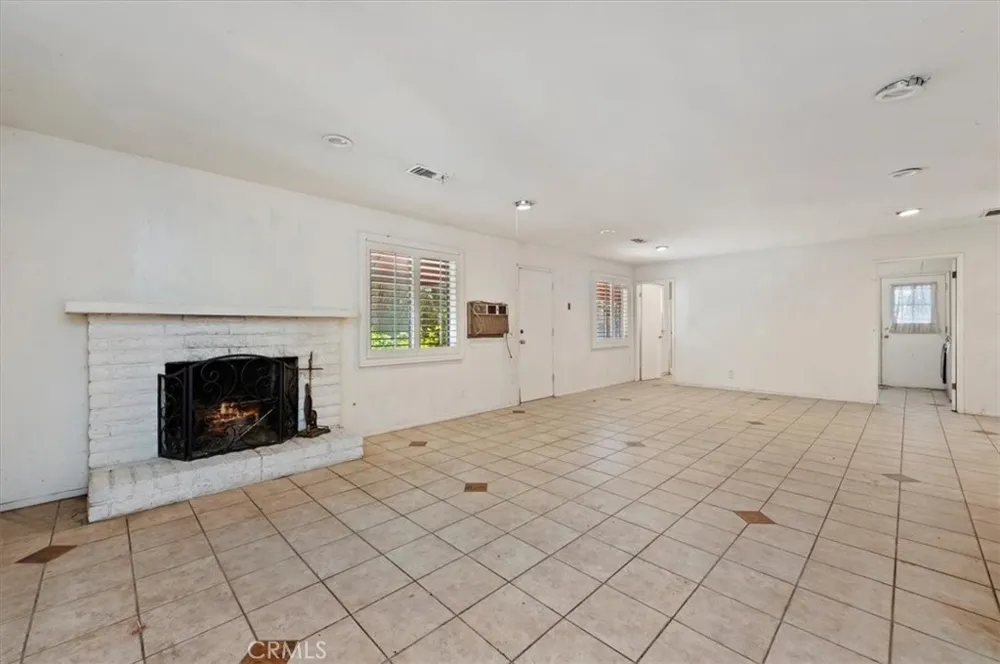 190 E Arrow Claremont, CA 91711