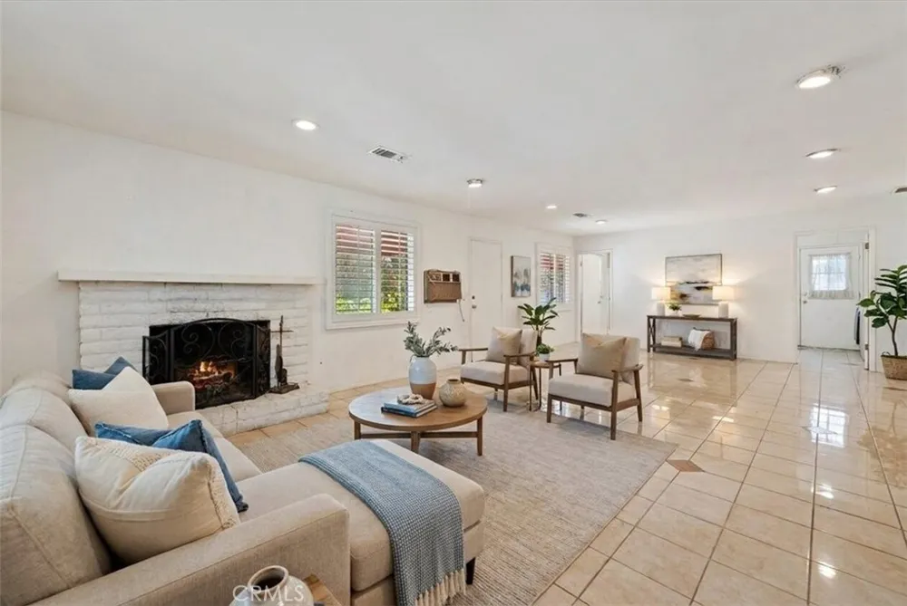 190 E Arrow Claremont, CA 91711