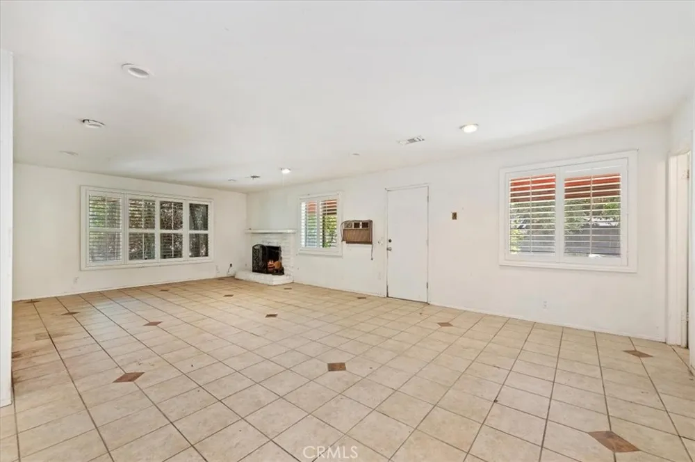 190 E Arrow Claremont, CA 91711