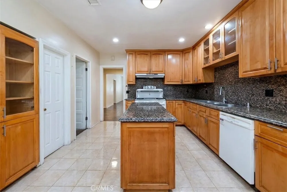 190 E Arrow Claremont, CA 91711
