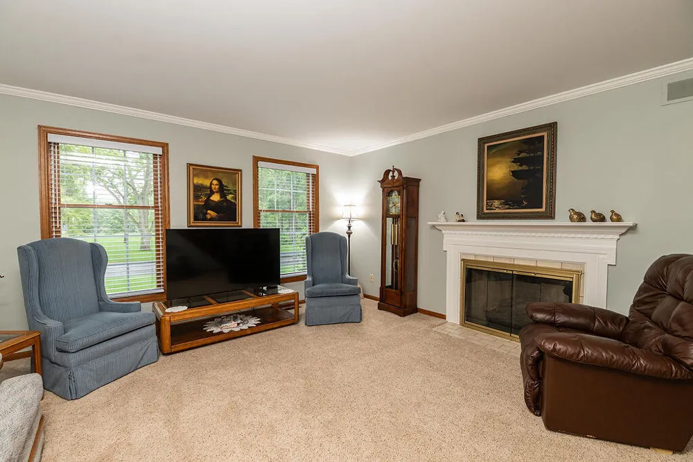 8259 Wallinwood Springs Drive Jenison, MI 49428