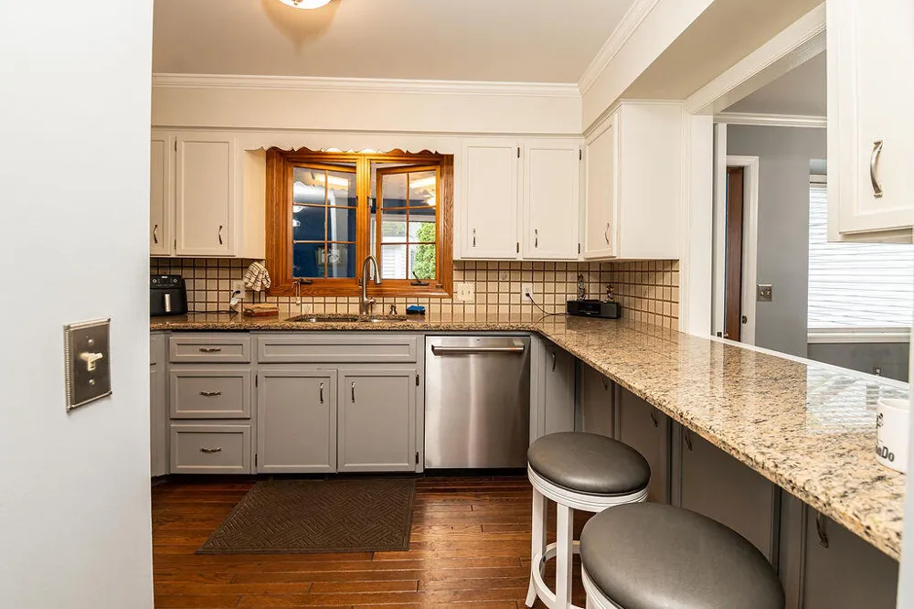 8259 Wallinwood Springs Drive Jenison, MI 49428