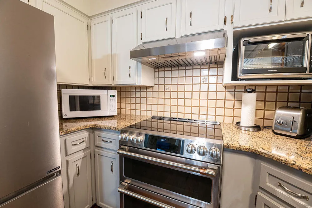 8259 Wallinwood Springs Drive Jenison, MI 49428