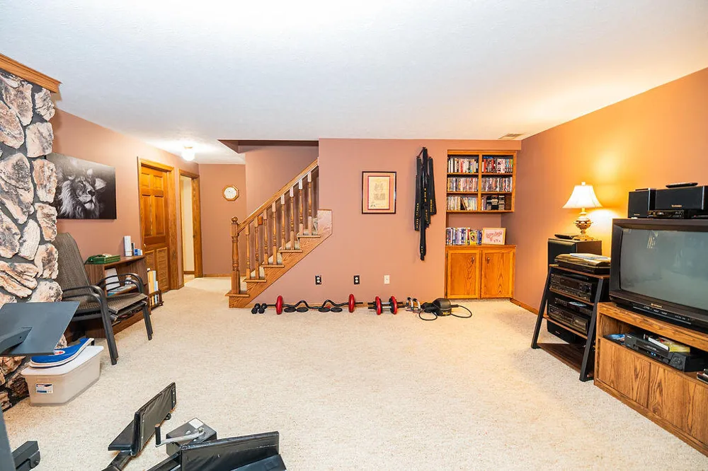 8259 Wallinwood Springs Drive Jenison, MI 49428