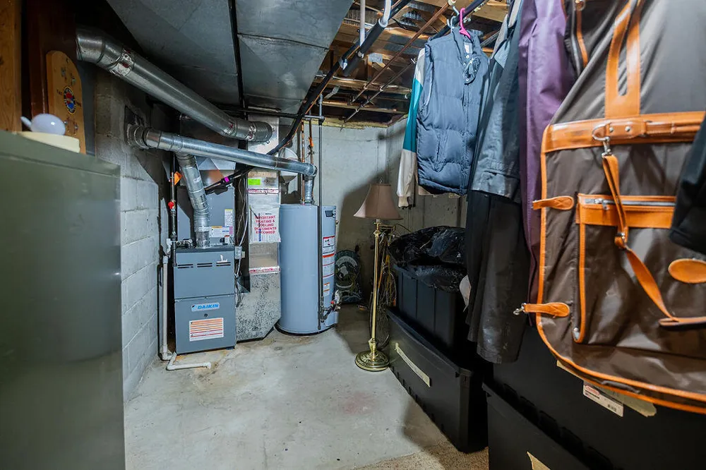 8259 Wallinwood Springs Drive Jenison, MI 49428