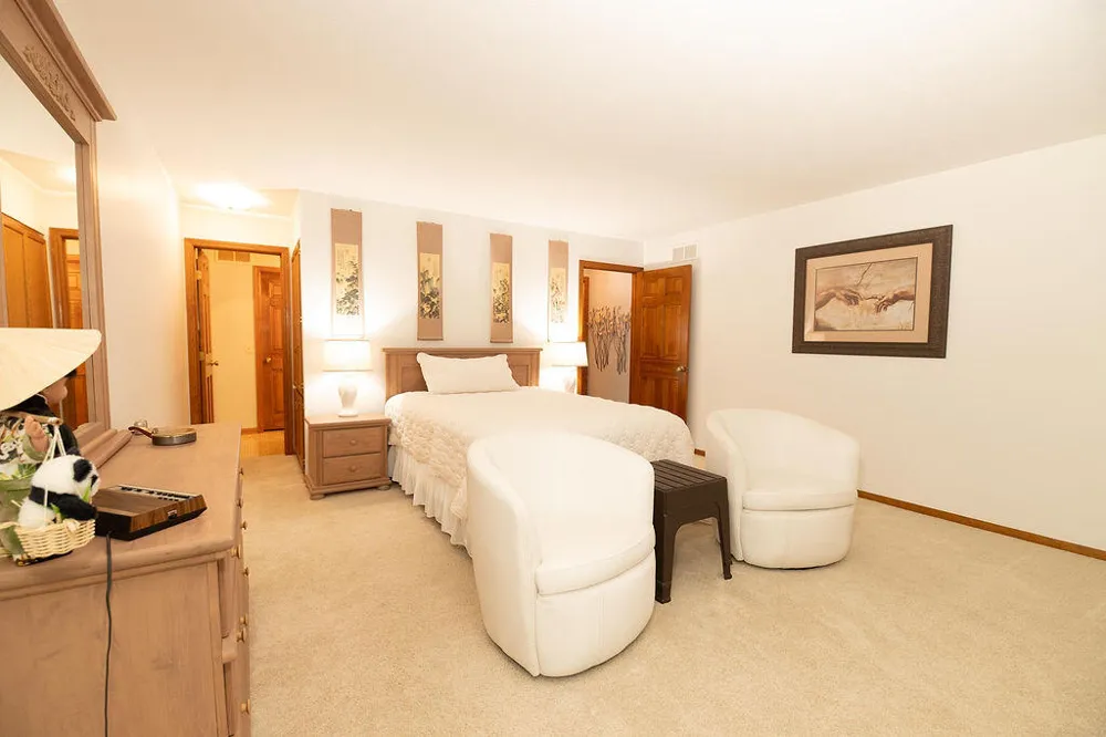 8259 Wallinwood Springs Drive Jenison, MI 49428