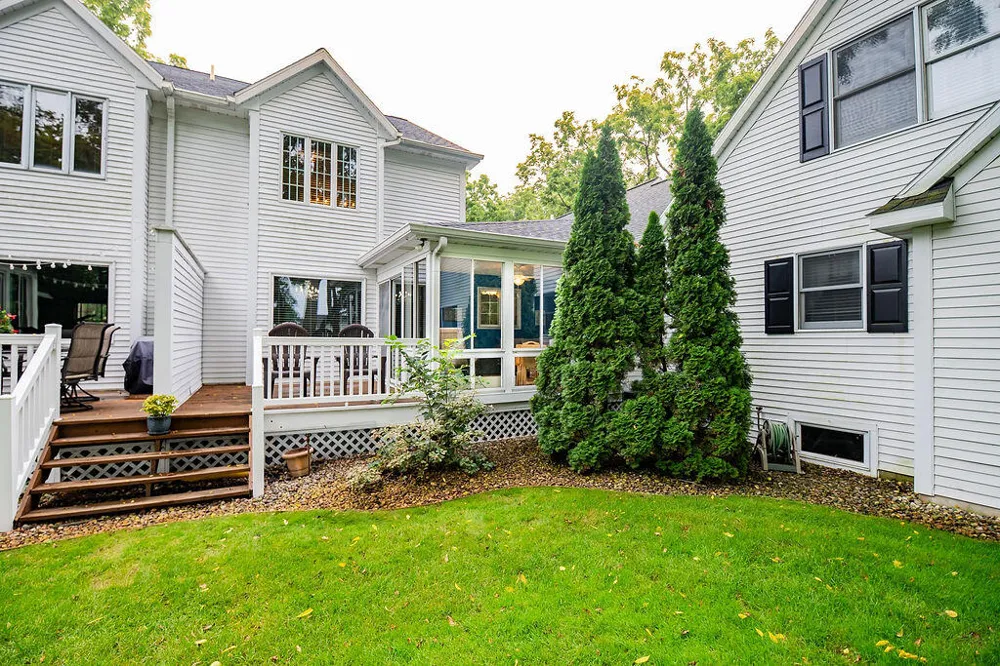 8259 Wallinwood Springs Drive Jenison, MI 49428