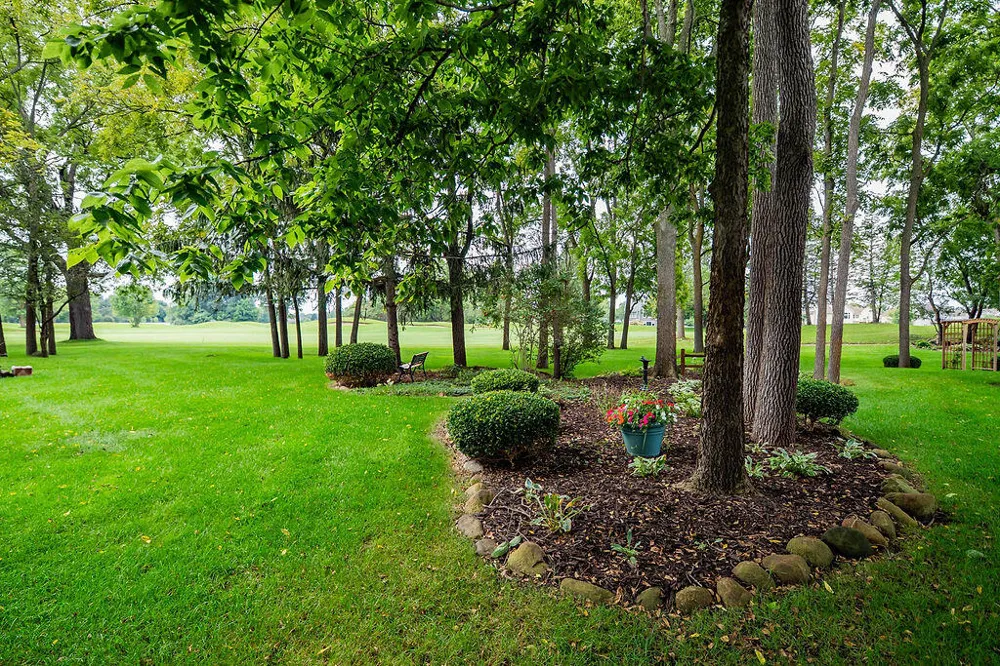 8259 Wallinwood Springs Drive Jenison, MI 49428