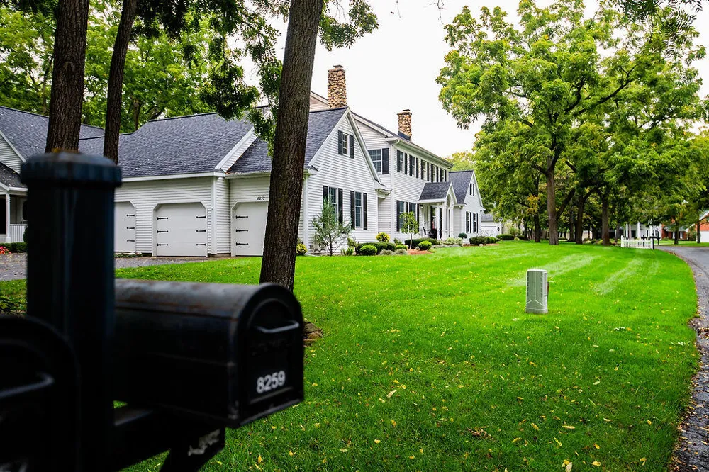 8259 Wallinwood Springs Drive Jenison, MI 49428