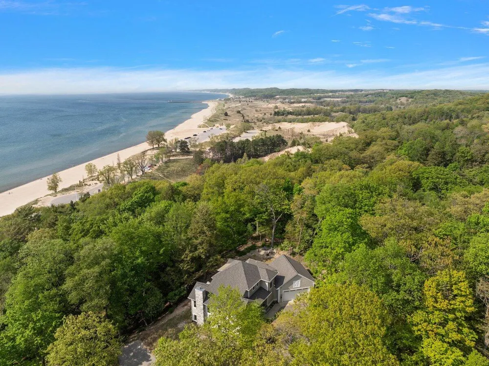690 Dune Grass Circle Drive Saugatuck City, MI 49453