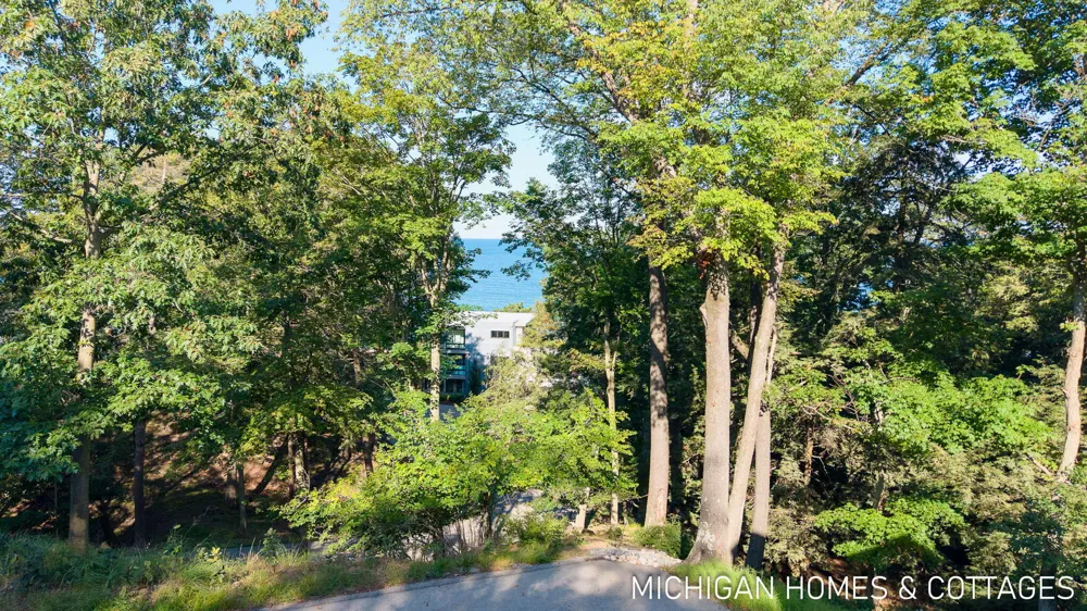 690 Dune Grass Circle Drive Saugatuck City, MI 49453