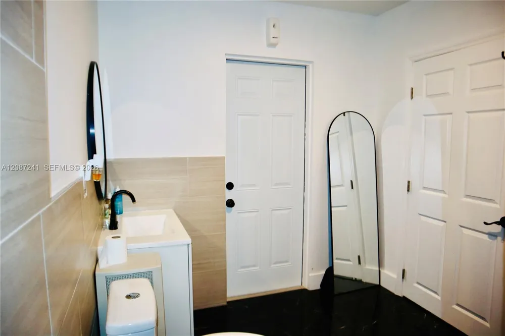 14643 SW 104th Ave Miami, FL 33176