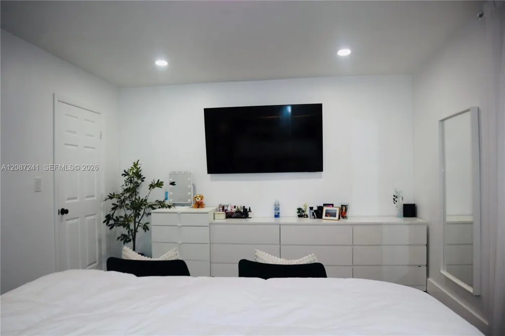 14643 SW 104th Ave Miami, FL 33176